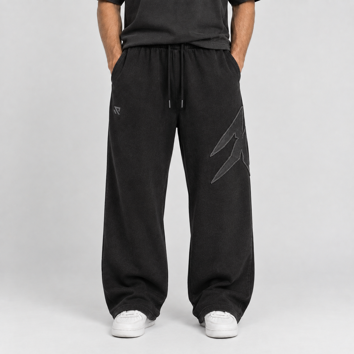 Widecut Cargo Fleece Pants - Black