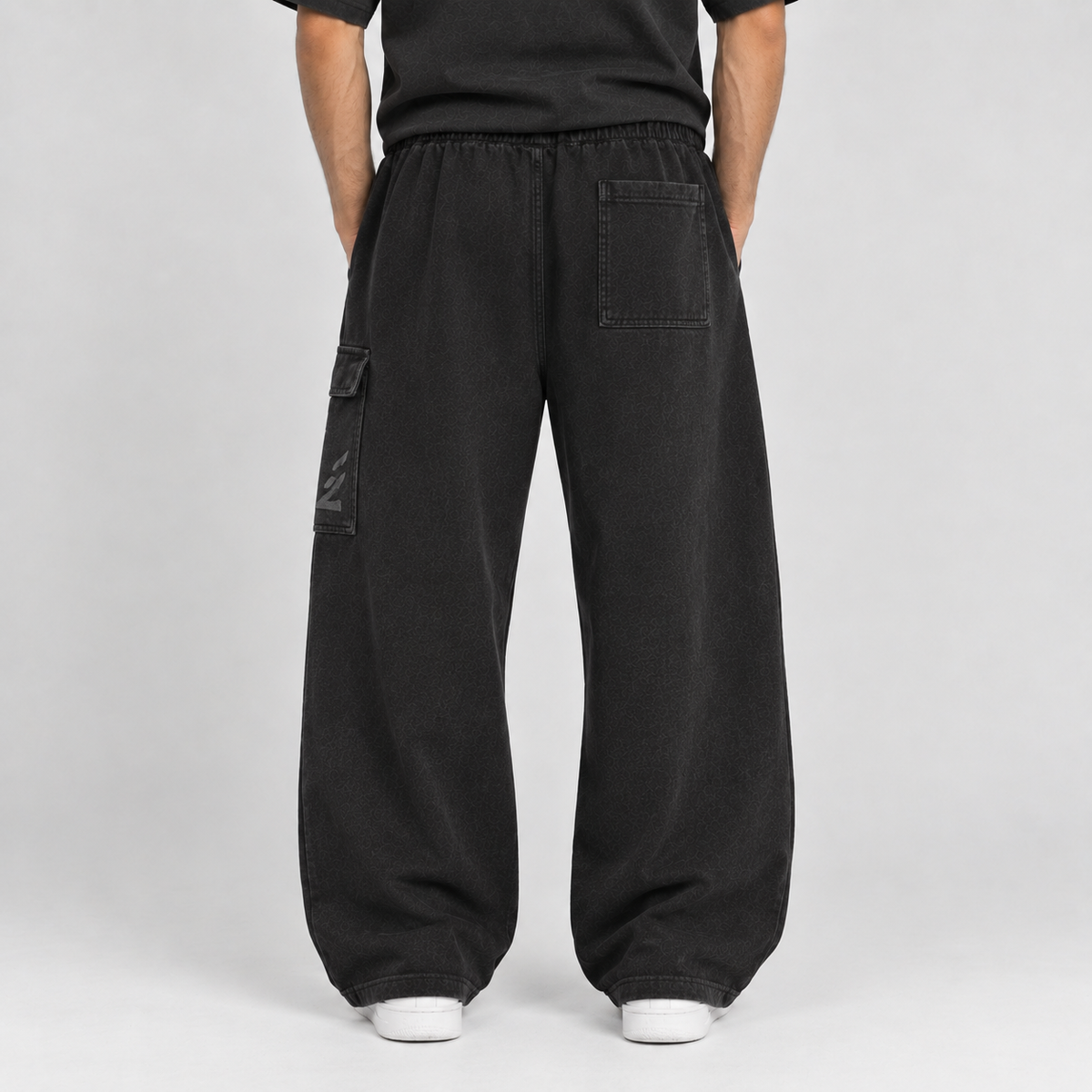 Widecut Cargo Fleece Pants - Black